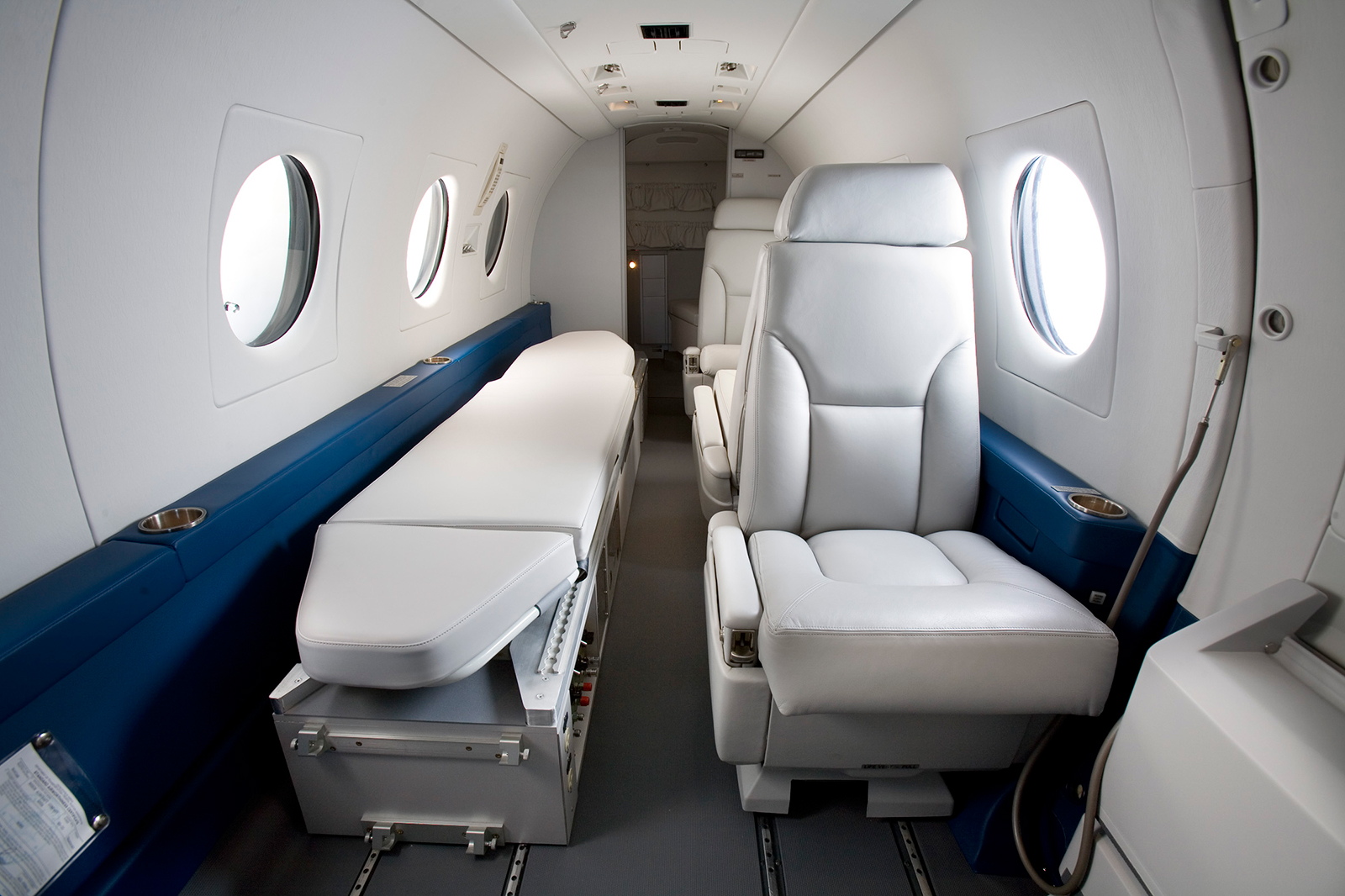 7 Ways For Safe Air Medical Transport of Elderly Passengers